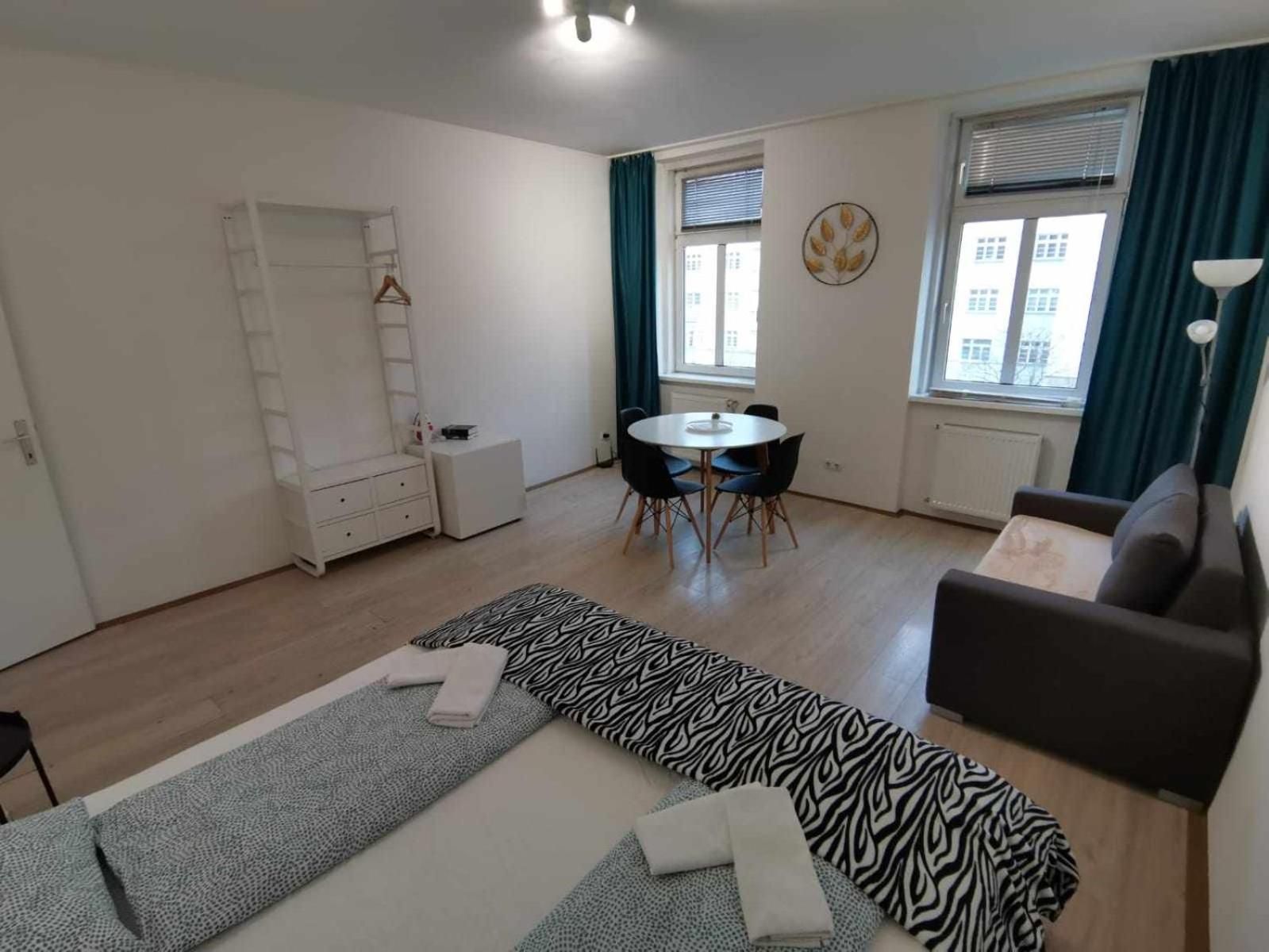 Central Apartment Metro 1 Min. 비엔나 외부 사진